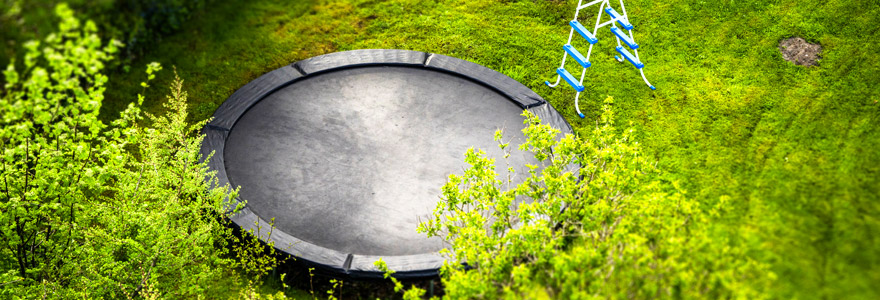 trampoline de jardin